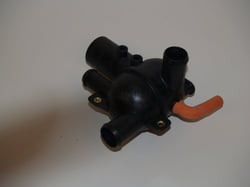 Picture of Quicksilver 863444T 1 Water Distribution Housing Rod Actuated