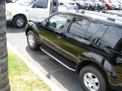 Picture of TrailFX R0002RB Aluminum Running Board with Stainless Steel Trim