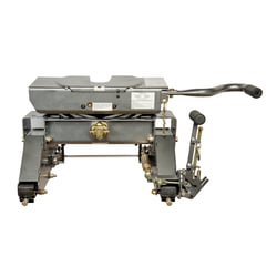Husky Towing 31667KIT 16K Fifth Wheel Hitch with Slider Kit — image 3
