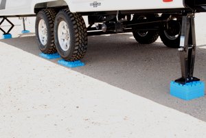 Ultra-Fab 48-979052 RV Leveling Blocks 8-Pack Stackable Interlocking