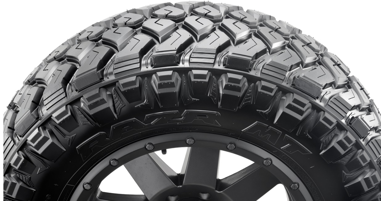 Picture of Maxxis TL00015300 Razr MT 40X13.50R17 Mud Terrain Tire 121Q