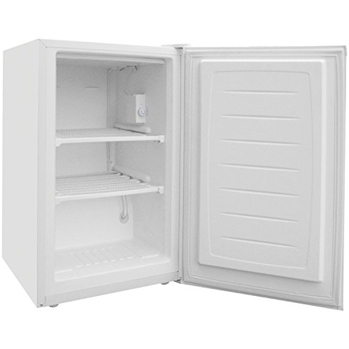 MagicChef MCUF3W2 3.0 Cu Ft Upright Freezer White