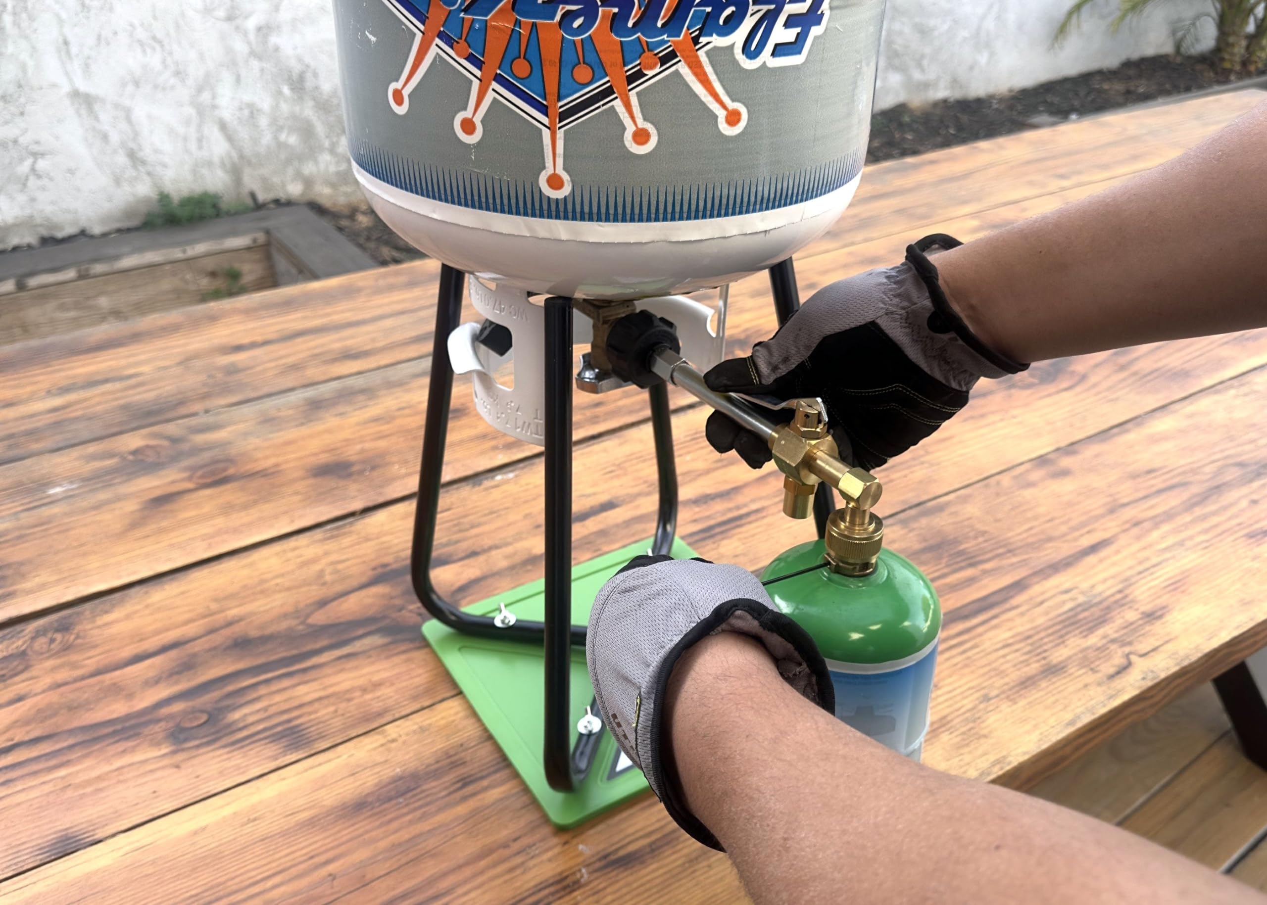 Flame King YSN1LBKT Refillable 1 lb Propane Cylinder Tank with Refill Kit