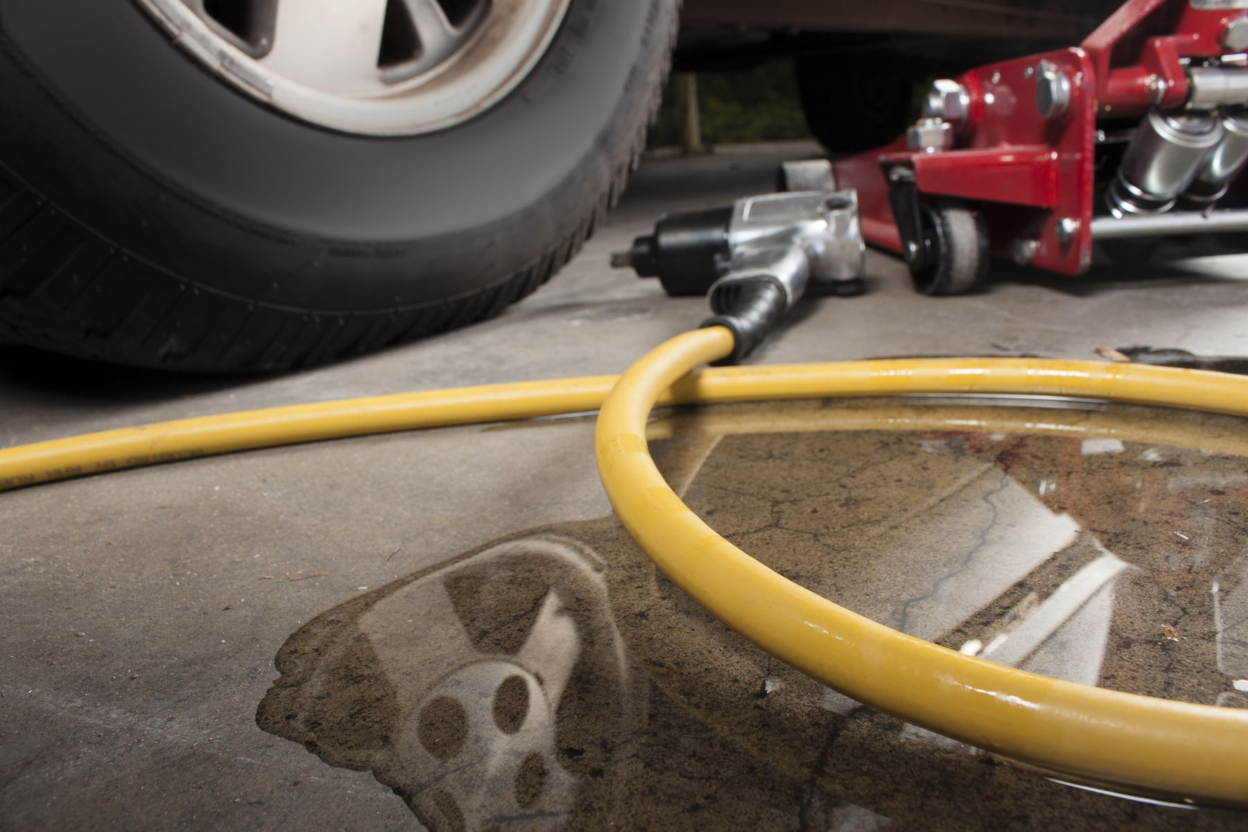 OilShield OS3835 Rubber Air Hose Assembly 3/8" x 35' 300 PSI Oil Resistant