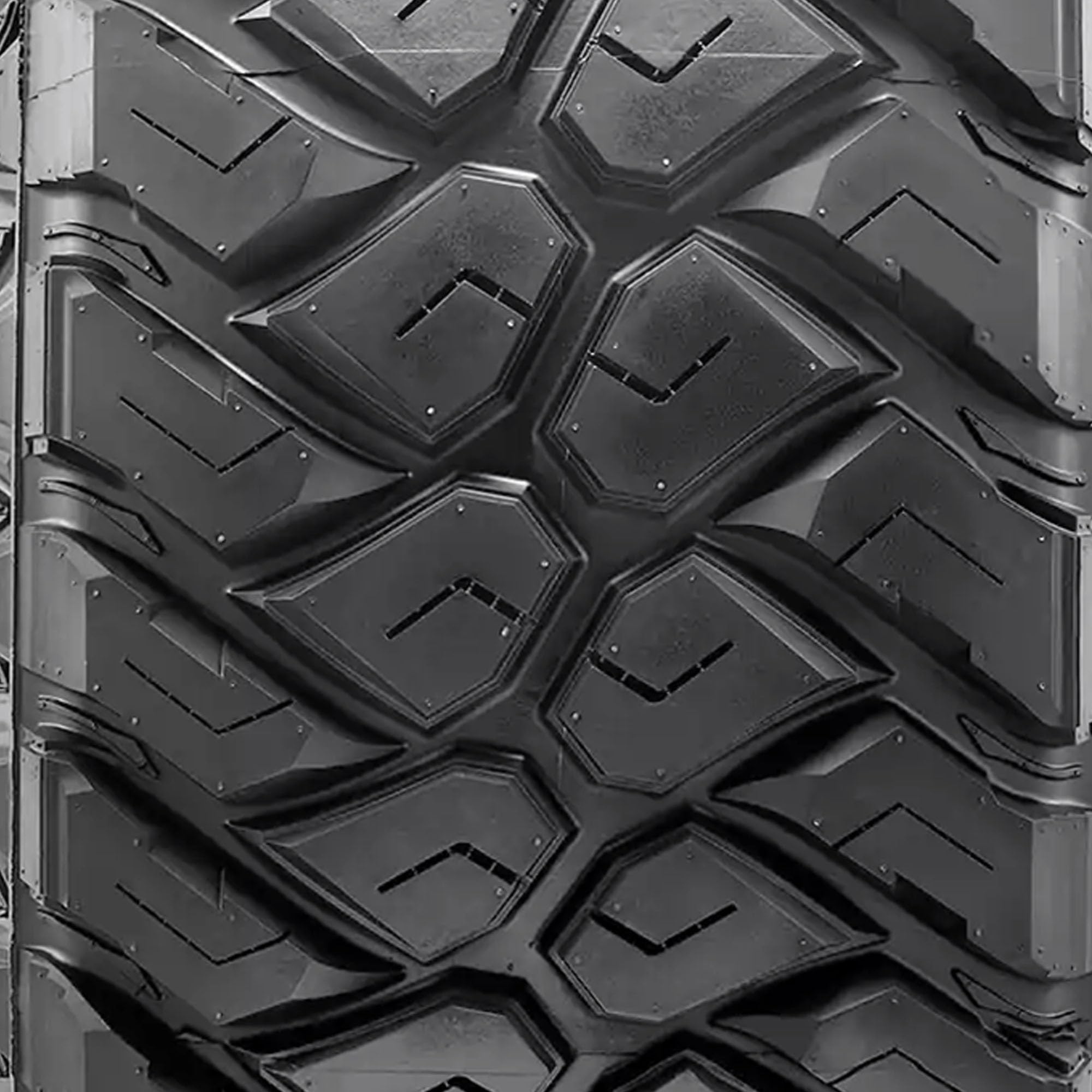 Picture of Maxxis TL00504100 Razr MT 32X11.50R15LT 113Q Mud Terrain Tire