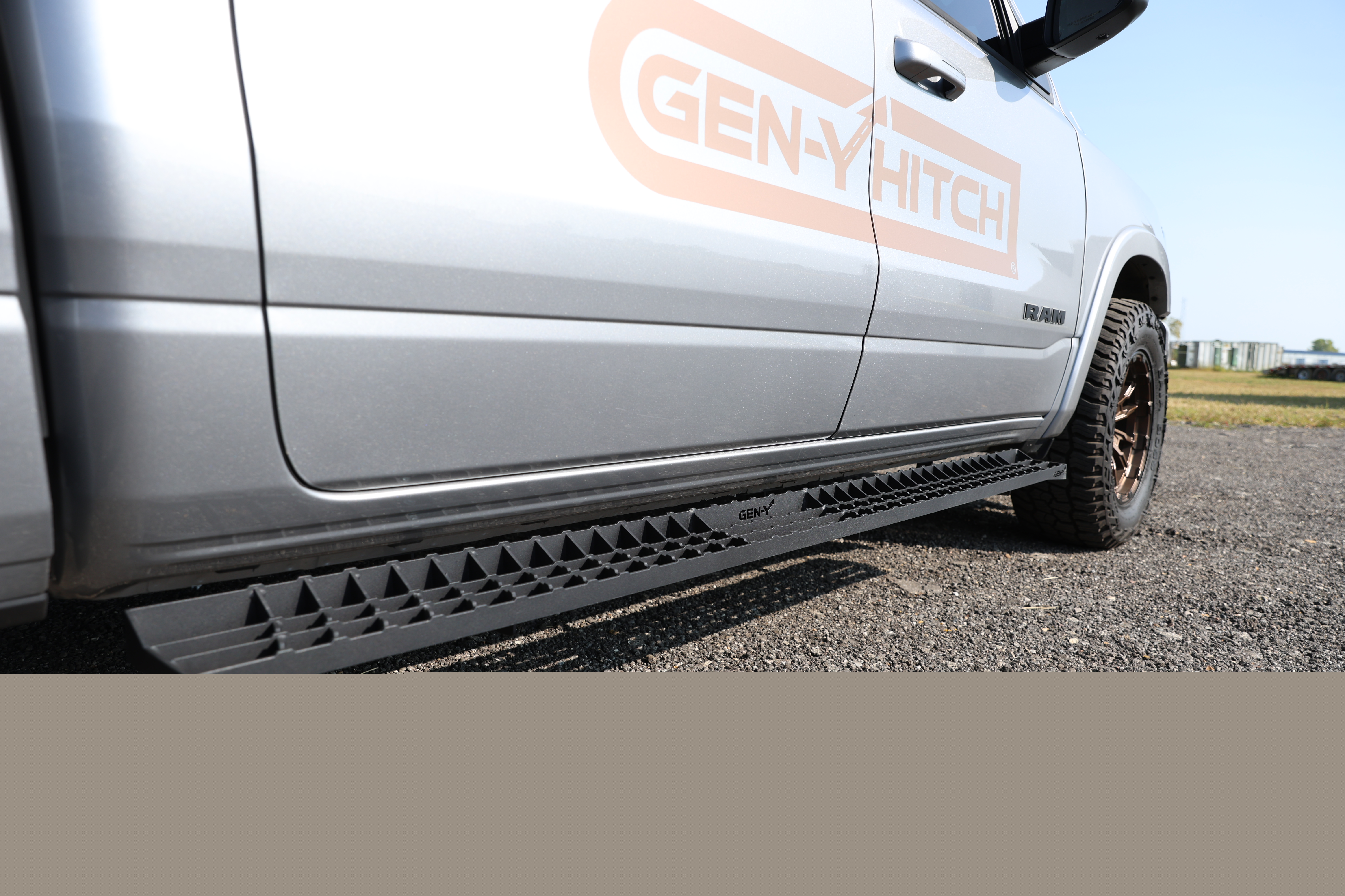 Picture of Gen-Y Hitch GH-25107 Running Board Mounting Brackets for GM 2500/3500